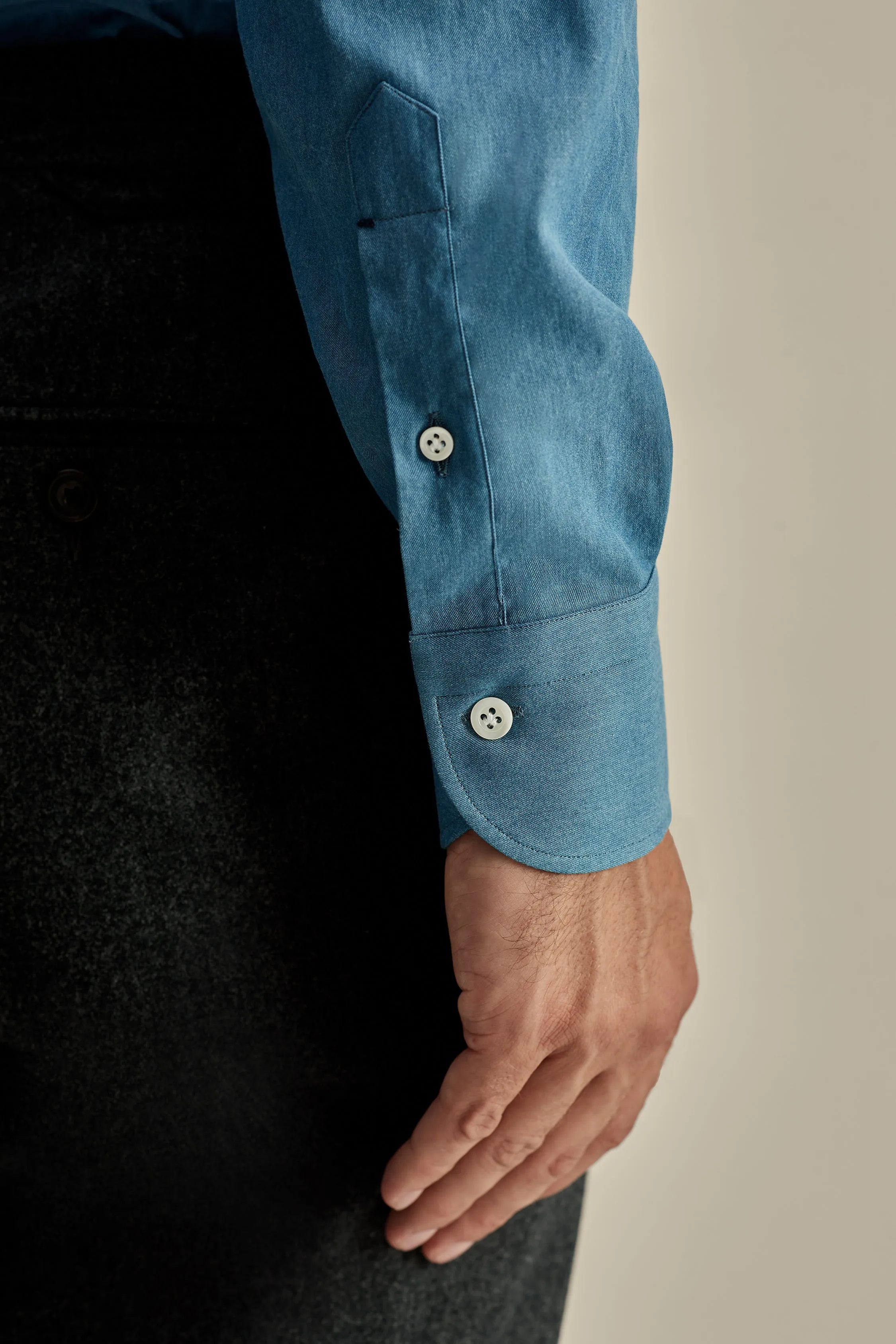 Cotton Chambray Cutaway Collar Shirt
