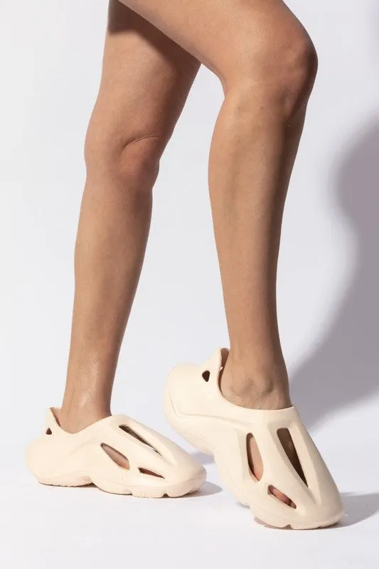 Green Day Lightweight Sandals (Nude)