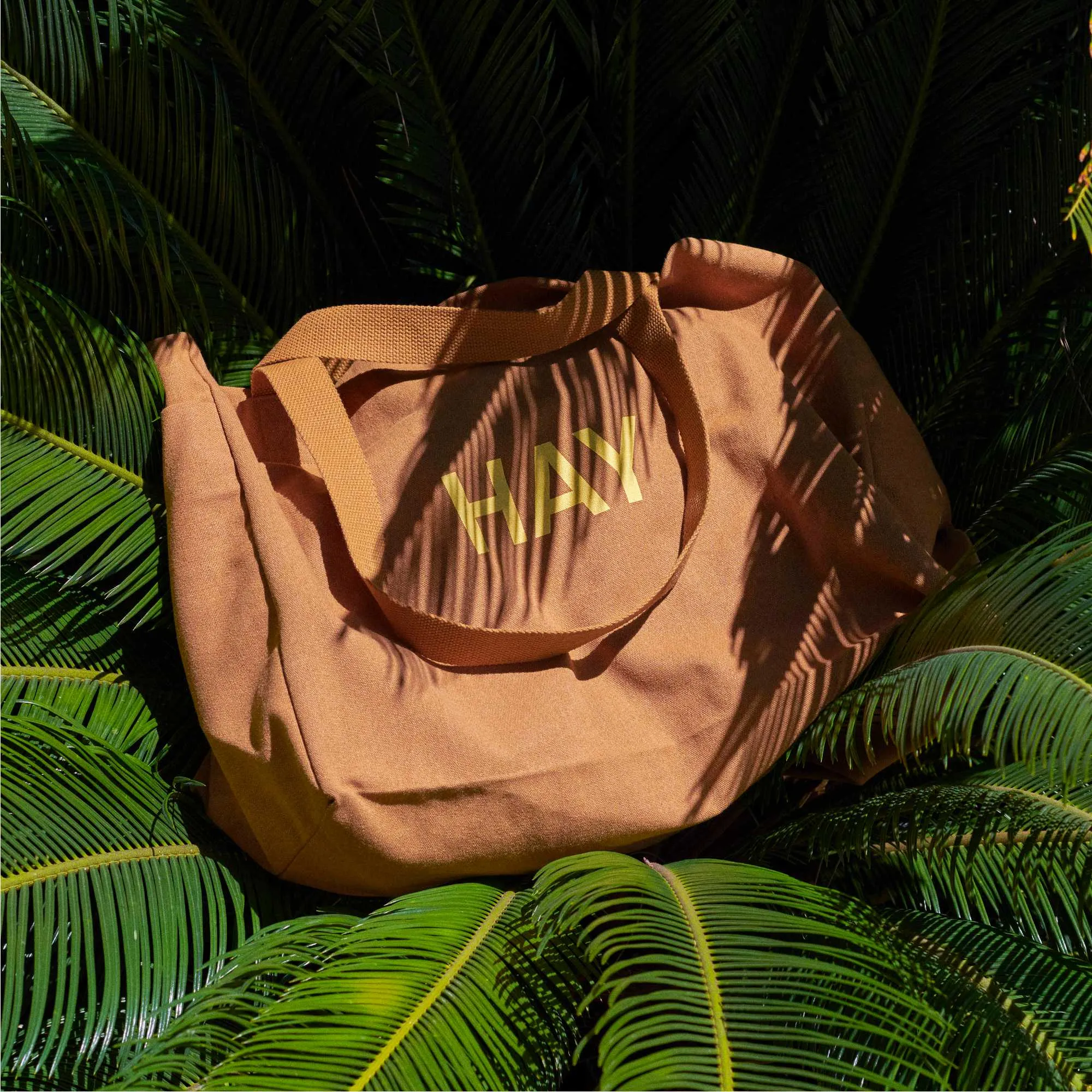 Hay Weekend Bag no.2 tote bag, Toffee