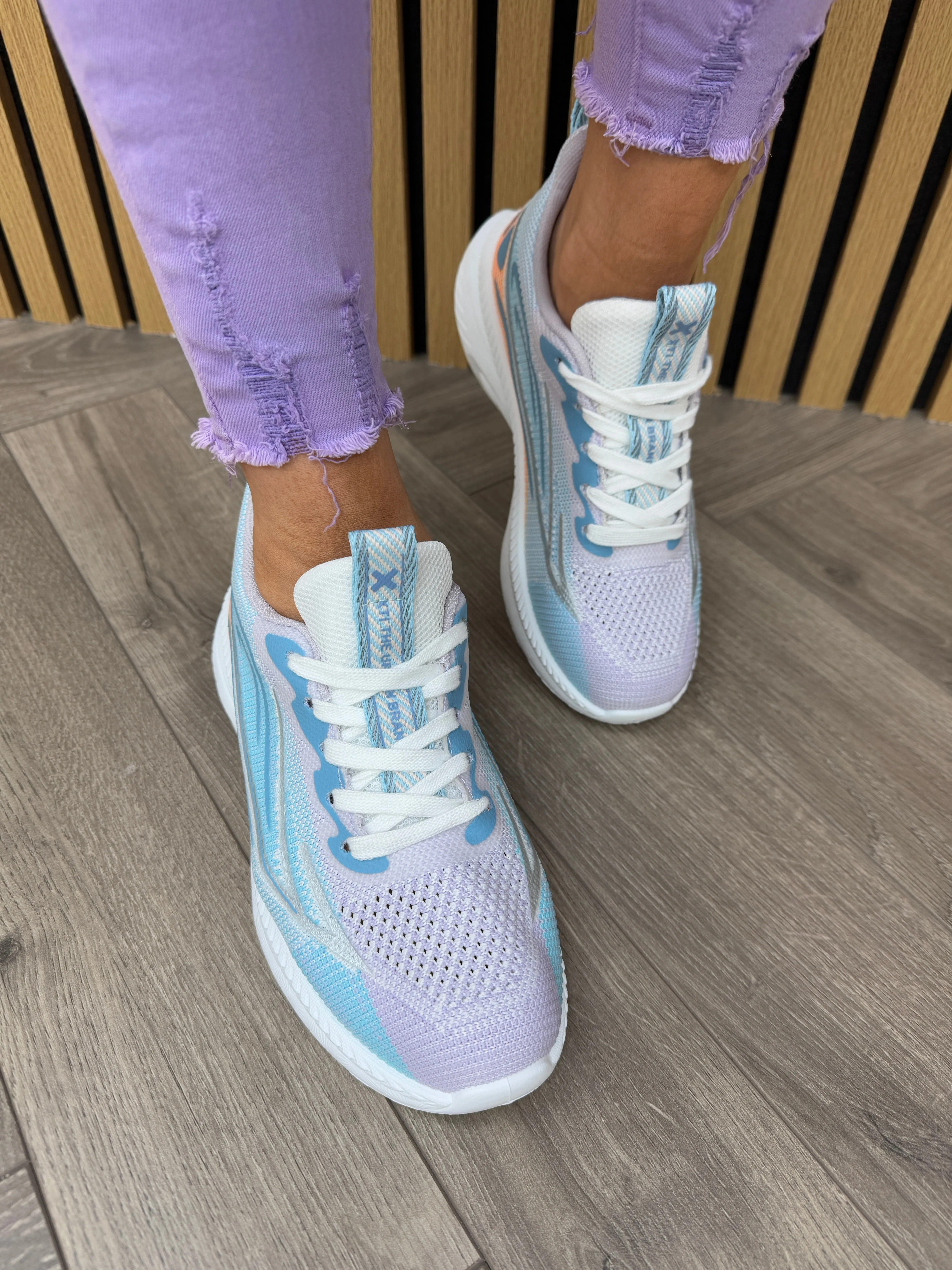 XTI (SS25) Knitted Sporty Trainer 143901 - Jeans (X27)