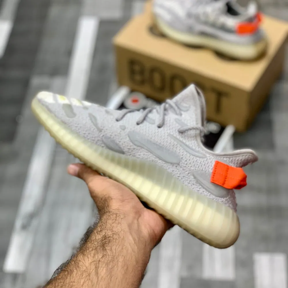 Yeeezzyy 350 v3 Glow (Tail Lights) Real Boost Premuiim Batch